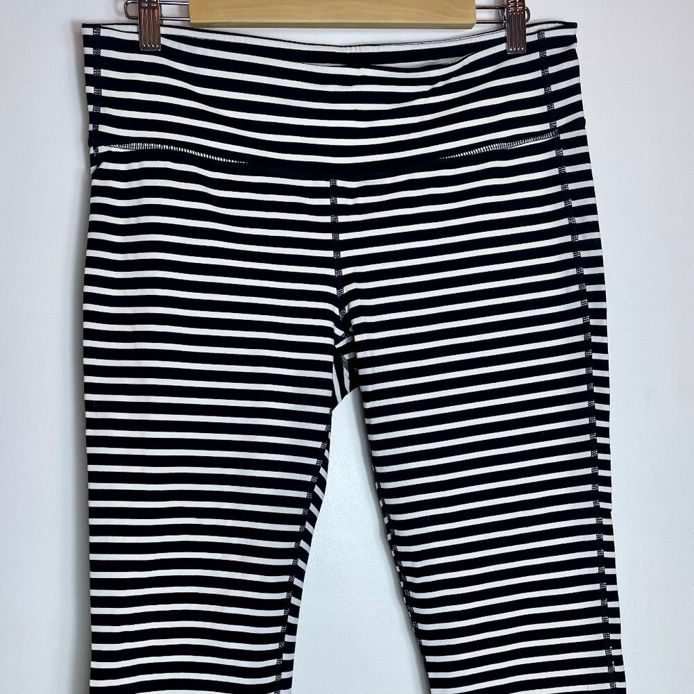 Athleta Cropped Leggings Women’s Size XL Black and White Striped